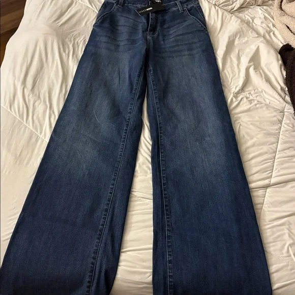 Fashion Nova baggy straight leg dark blue jeans - Picture 5 of 6